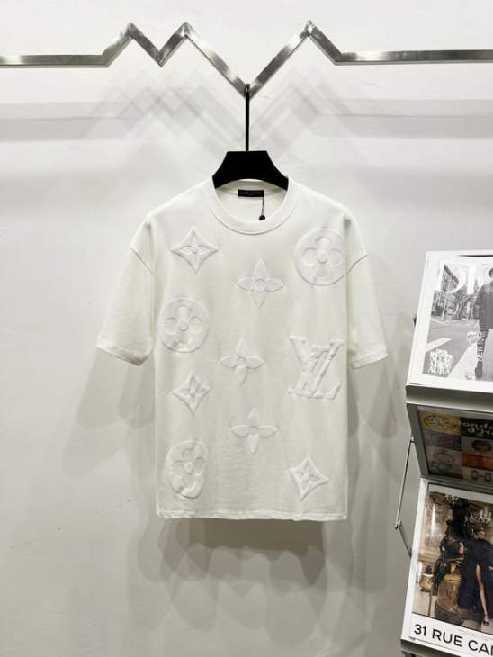 Picture of Louis Vuitton T Shirts Short _SKULVS-XLqqtx057237